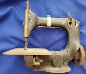 1910 SINGER 24-3 Macchina da cucire Chainsch Vintage BENDIX AVIATION LTD RARA - Foto 1 di 12