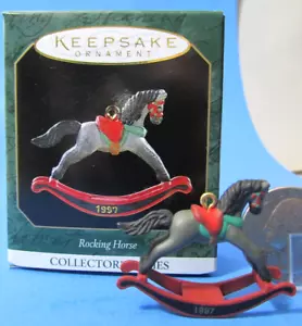 Hallmark 1997 ornamento miniatura caballo mecedor - Imagen 1 de 12