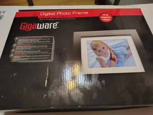 GIGAWARE 7” High Resolution DIGITAL PHOTO FRAME•Black Wood•SD, MS, MMC Slots - Picture 1 of 13