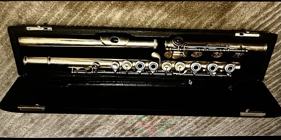 FLAUTA DE PLATA MACIZA HECHA A MANO VERNE Q. POWELL AGUJERO ABIERTO EN LÍNEA PIE G B RODILLO D# Foto 1 de 1