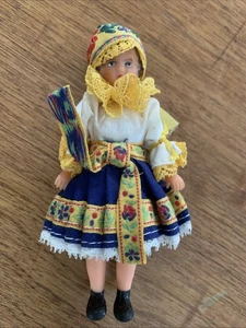 Mini muñeca de goma vintage de 4,5" Checoslavakia - Imagen 1 de 2