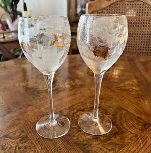 Home Essentials and Beyond Crackle Pattern 2 Wine Glasses With Gold Splatter - Picture 1 of 12