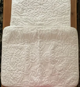 Quilted Embroidered Pillow Shams/Covers 2 Standard Cream With Gold Thread EUC - Picture 1 of 5