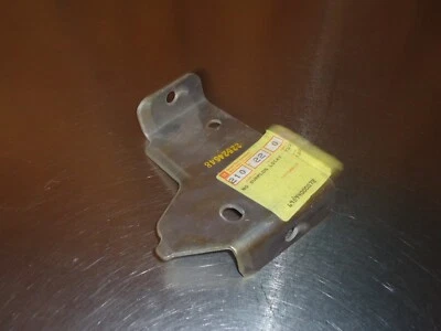 Nuevo soporte central de parachoques delantero NOS GM 1985-1991 Oldsmobile Cutlass 22524648 Foto 1 de 2