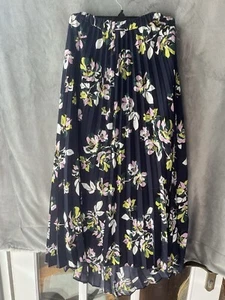 Halogen Pleated Skirt SZ Large Elastic Waist Floral Design EUC - Picture 1 of 10