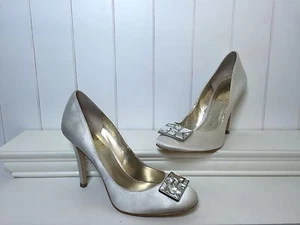 Neu Joan & David Franceen Elfenbein Satin Kristall Hochzeit Pumps Absatzschuhe Größe 7,5 179,95 $ - Bild 1 von 12