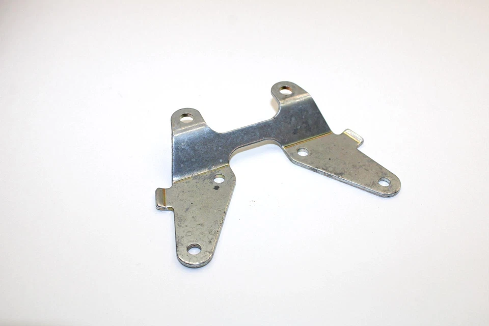 2002 Ski-doo Mach Z 800 Oem Intake Manifold Carrier Bracket 420851351 Q3180 - Image 1 of 4