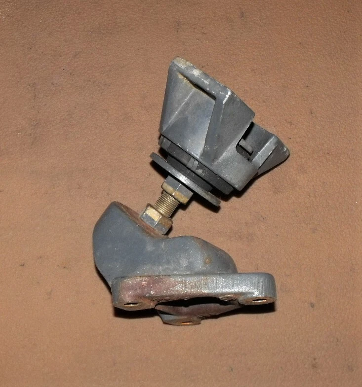 Volvo Penta GM 3.0 GLP-C Motor Mounts PN 3860089 - Image 1 of 2