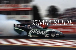 35MM NHRA SLIDE - RON CAPPS 2001 GREEN SKOAL FUNNY CAR BURNOUT PHOENIX #QV19 - Picture 1 of 1