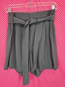 Pantalones Cortos Athleta Skyline II High Rise Plisados Bolsa de Papel con Cinturón Negros 12 W35" L4" - Imagen 1 de 4
