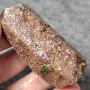 108g Rubin Rohkristall Schallplattenhalter Sechseck Korund Geburtsstein grobes Exemplar - Bild 1 von 10