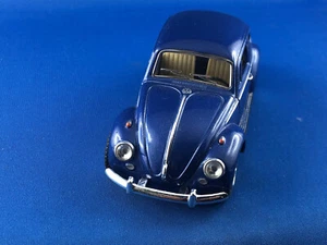 Volkswagen Escarabajo Clásico 1967 Kinsmart (Azul) 1:32 Die Cast Metal Coleccionable - Imagen 1 de 7