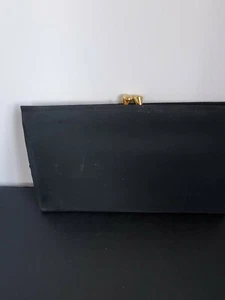 borsa da sera pochette nera. Con cornice color oro e chiusura a scatto - Foto 1 di 4