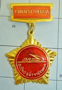 MEDALLA - Luchador a emular - Trabajador ferroviario de Vietnam - Años 70 - Posguerra - D - Imagen 1 de 3