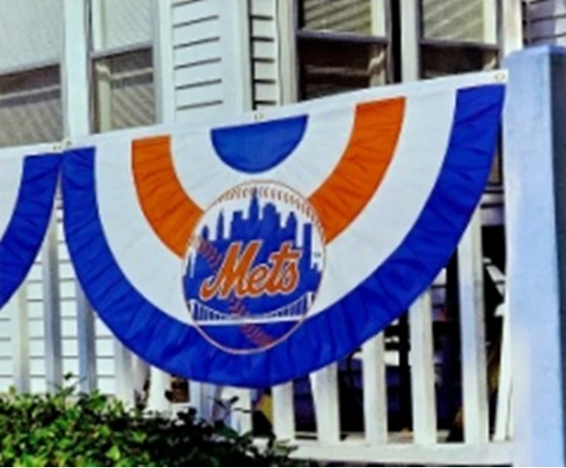 MLB New York Mets 27"x51" Pleaded Bunting Flag - Image 1 of 1