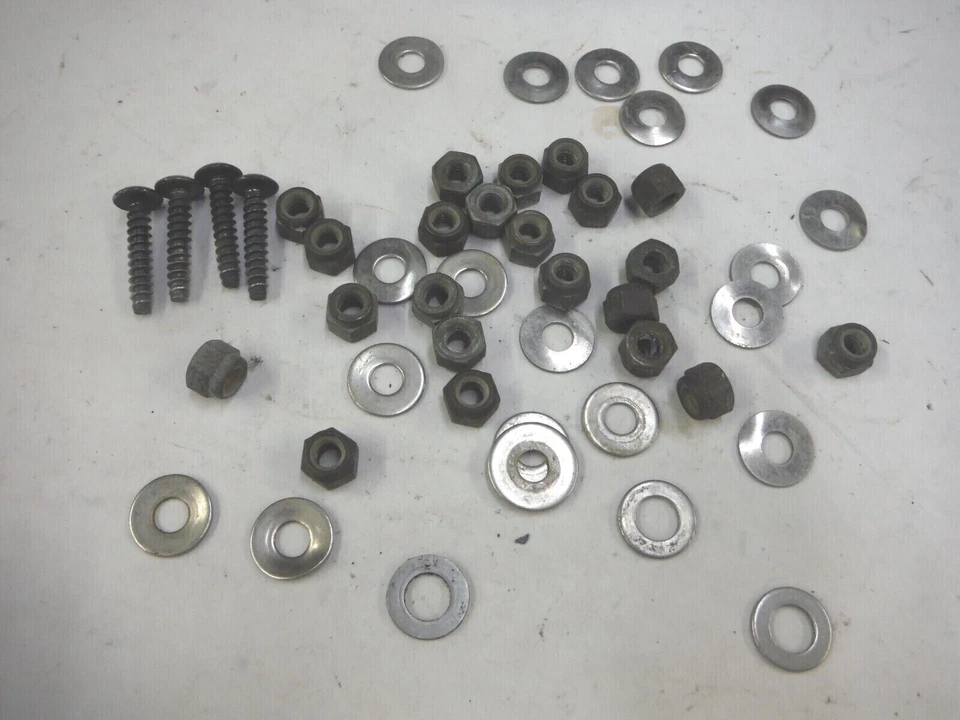 OEM YAMAHA WAVERUNNER III GP 700 701 JUEGO DE ARANDELA DE TUERCA DE BLOQUEO DE PARACHOQUES LATERAL G45-57 Foto 1 de 1