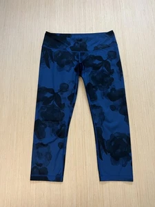 Leggings deportivos Lululemon Wunder Under Crop talla 8 florales negros azules usados - Imagen 1 de 21