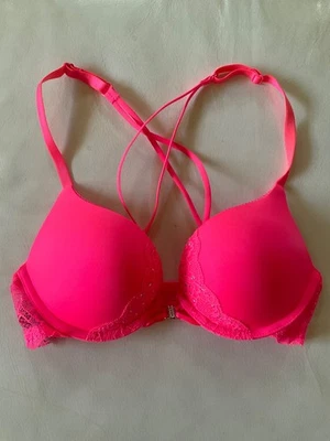 Sujetador acolchado push up rosa de encaje y cierre frontal de cristal para dama LA SENZA talla 32A NUEVO Foto 1 de 4