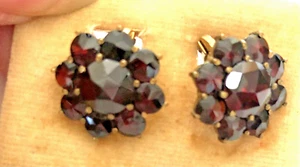Vintage BOHEMIAN GARNETS Earrings Clips - Picture 1 of 2