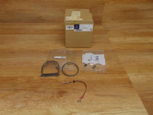 Water Auxiliary Heater Temperature Sensor Genuine Mercedes 447 - A4479052603 - Picture 1 of 1
