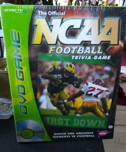 The Official NCAA Football Trivia Game DVD Game Snap TV 2006, Brand New/Sealed - Foto 1 di 2