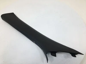 2016-2019 Jeep Grand Cherokee parabrisas lado izquierdo un pilar panel cubierta fabricante de equipos originales - Imagen 1 de 4