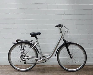 28 Damenfahrrad aus Aluminium Silber 8gang  im guten Zustand - Bild 1 von 5