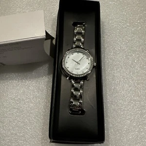 Watch Shimmering Mother of Pearl New in Box - Picture 1 of 3