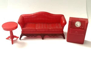 Lote de muebles vintage para casa de muñecas RENWAL sofá mesa radio plástico rojo - Imagen 1 de 9