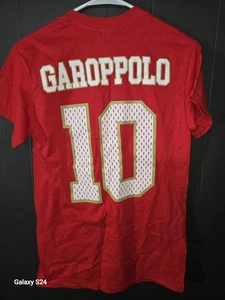 Neu ohne Etikett SF 49ers #10 Garoppolo Gildan schwere Baumwolle rot T-Shirt doppelseitig - Gr. S - Bild 1 von 3