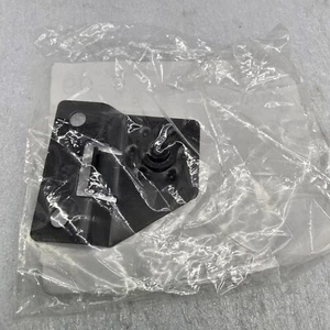 Front Fender Liner Bracket, Right 211 620 20 14 - Mercedes E320/E350/E500, 03-10 - Picture 1 of 3