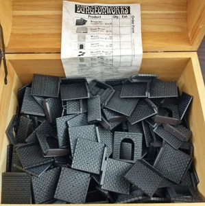 Dungeonworks Magnetic Modular Dungeon Pieces Huge Collection 250+ Walls 1991 D&D - Picture 1 of 1