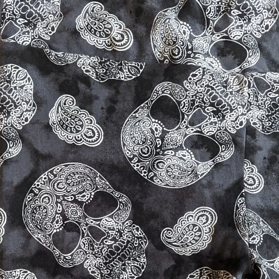 Pequeñas Leggings Calavera Paisley Halloween Blanco y Negro Tie Dye Espeluznante Pantalones Góticos Foto 1 de 4