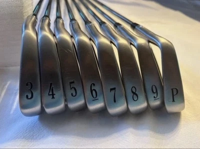 Eje de acero Titleist DCI 762B Stiff Flex 3-PW Dynamic Gold S300 para diestros Foto 1 de 4