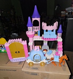 Lego Duplo Cinderella's Castle Set 6154 and 6153 includes 84 of 97 pieces