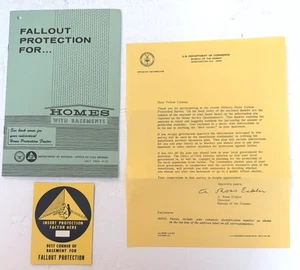 Case protezione anticadute Dipartimento della Difesa 1966 vintage con lettera e adesivo seminterrato - Foto 1 di 16