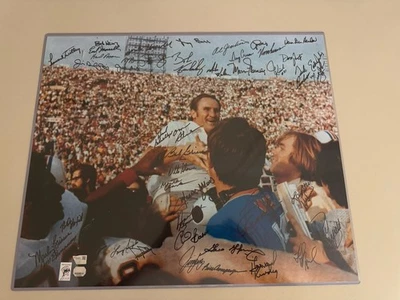 Foto automática autenticada de los fanáticos de los Miami Dolphins 1972 20X24 Shula en los hombros Foto 1 de 2