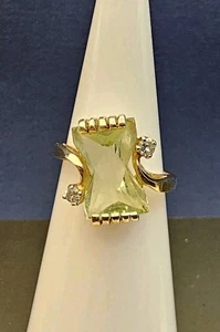 Vintage 10k Yellow Gold Uranium Glass and Diamond Ring Size 4.5 - 3.51g - Picture 1 of 19