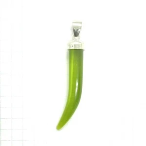 Vibrant GREEN QUARTZ Tooth Tusk Horn PENDANT Charm .925 STERLING SILVER - Picture 1 of 3