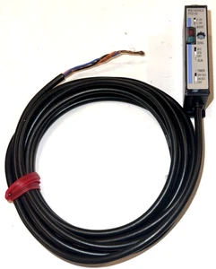 NEW KEYENCE FS2-62 PHOTOELECTRIC SENSOR AMPLIFIER - Picture 1 of 4