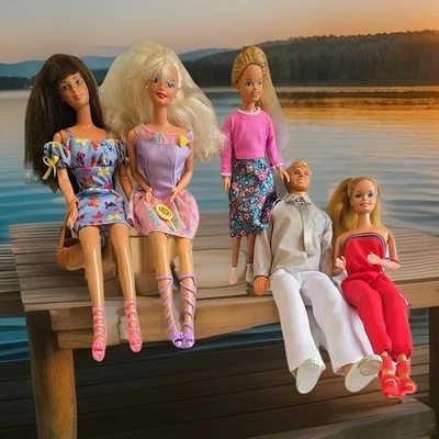 Винтажный 90-х лот из 5-Barbie-Teresa-Ken-Kelly-Skipper куклы, колени согнуть одежды + обувь - Изображение 1 из 4