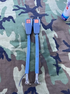 83-86 Nissan 720 Pickup FRONTAL L/R Cinturón Hebilla Azul. Foto 1 de 4