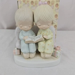Precious Moments E-2013 Unto Us A Child Is Born Porzellan Figur 1984 - Bild 1 von 7