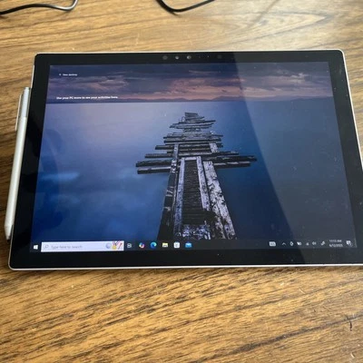 Ноутбук Microsoft Surface Pro 4 12,3 дюйма сенсорный экран 8 ГБ RAM 256 ГБ хранилище серебристый - Изображение 1 из 4