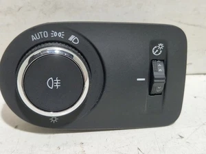 LICHTSCHAKELAAR Opel Crossland (X) SUV 1.5 CDTI 120 (DV5RCd) 39050758 - Bild 1 von 3