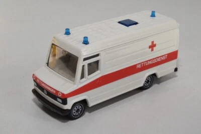 B67 1:55 SIKU 2011 MERCEDES-BENZ 809D VAN BUS AMBULANCE EXC. COND. 14 - Immagine 1 di 4