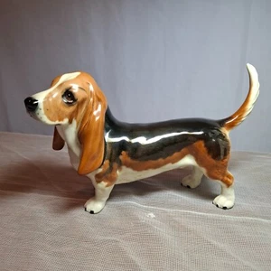 Beswick Fochno Trinket Bassett Hound Dog - Número de modelo: 2045A. 12,7 cm. - Imagen 1 de 8