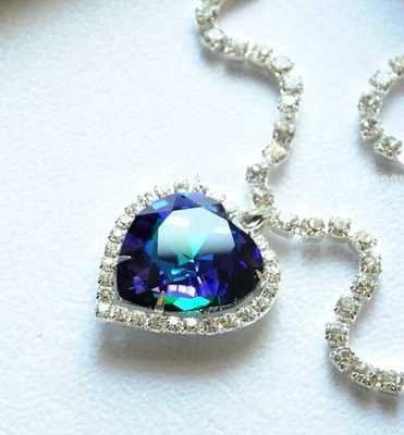 Titanic Pretty HEART OF THE OCEAN Big Blue CRYSTAL Pendant NECKLACE - Image 1 of 3