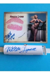 Nikkita Lyons 2023 Collectors Expo WWE NXT Kiss ๐ Auto Autograph Card & Stick - Picture 1 of 5