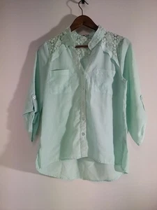 Charlotte Russe Medium Top In Mint Green Color, Silky With Lace Detailing - Picture 1 of 6